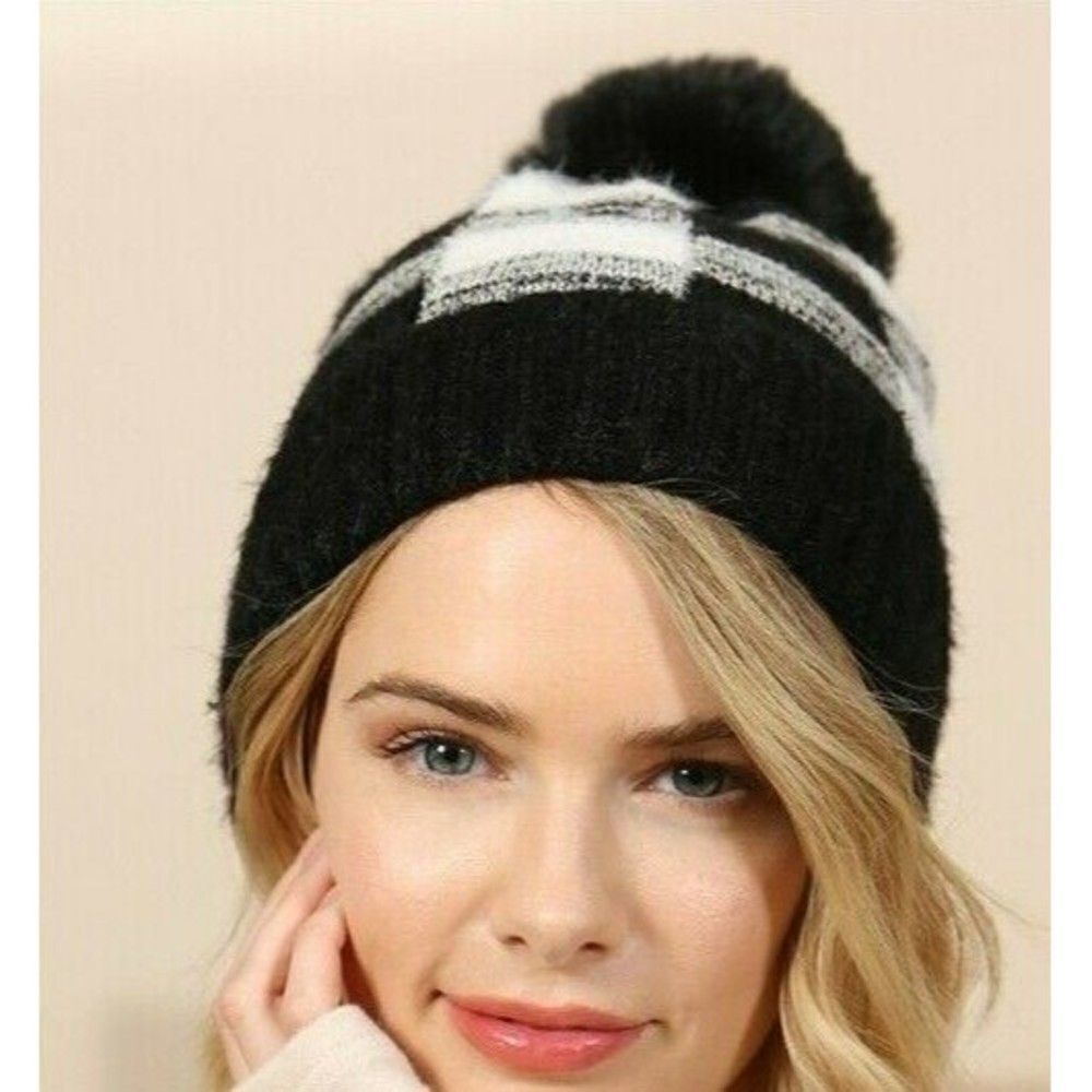 Knitted Hat Winter Pom-Pom Black & White Buffalo Plaid Fuzzy - Picture 3 of 6